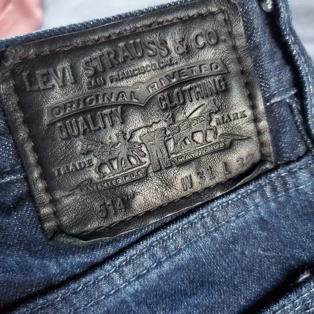 Levi's 514 Straight Motion Denim Blue Jeans Size 31x32 Black Leather Label